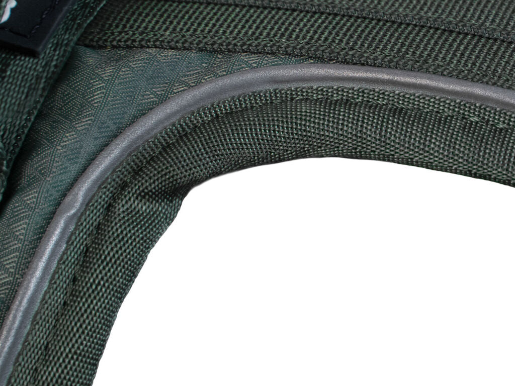 Stripes with 3M™ reflective increases the dog`s visibility