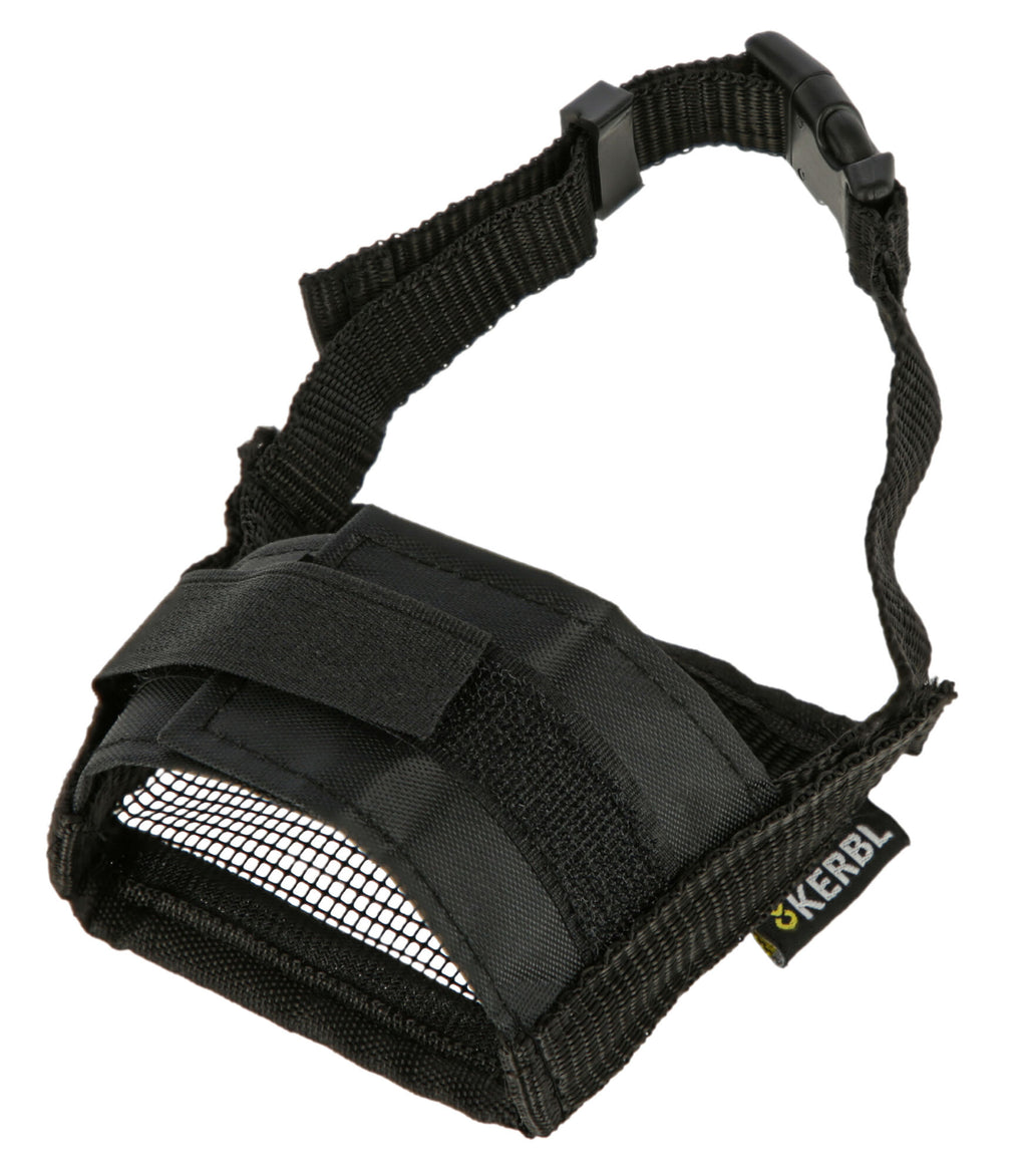 Nylon muzzle for travel